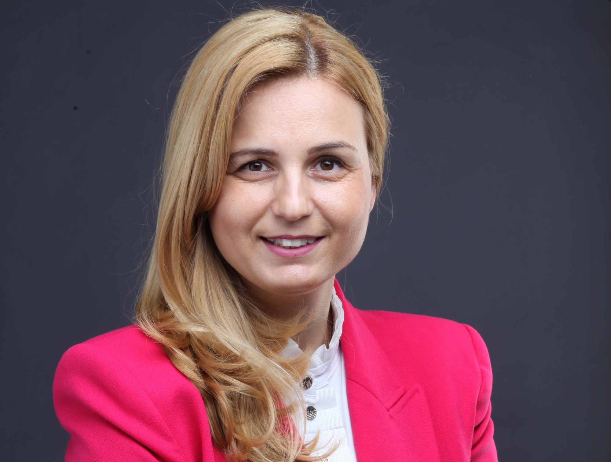 JOBS.BG - Звезделина Лачева е новият Изпълнителен Директор на Ди Ес Смит